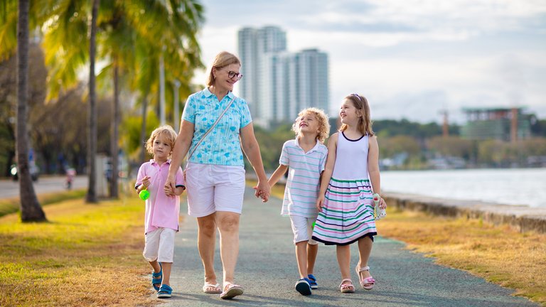 Sunburns and Sun-Safety in the Fall and Winter Sunburns and Sun-Safety in the Fall and Winter