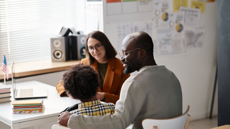 How to Connect With Your Child’s School? How to Connect With Your Child’s School?