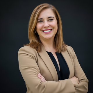 Photo of Lisette M. Alves